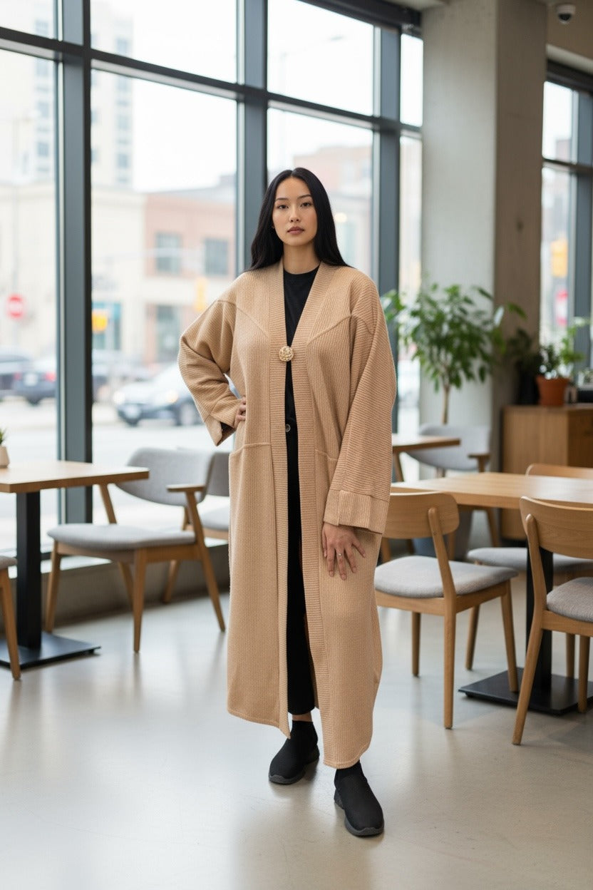 One button open cardigan knitted with pockets colour camel